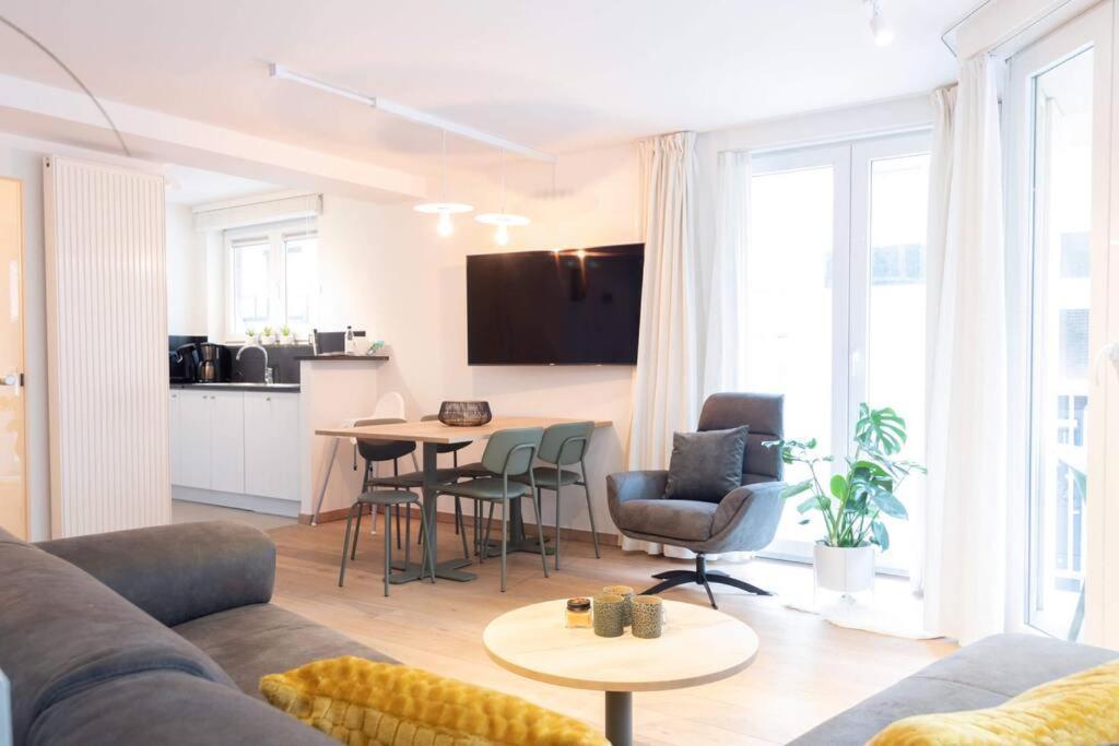 A Bien Venue - Modern Appartement, 50M Van Zee Knokke-Le-Zoute Extérieur photo